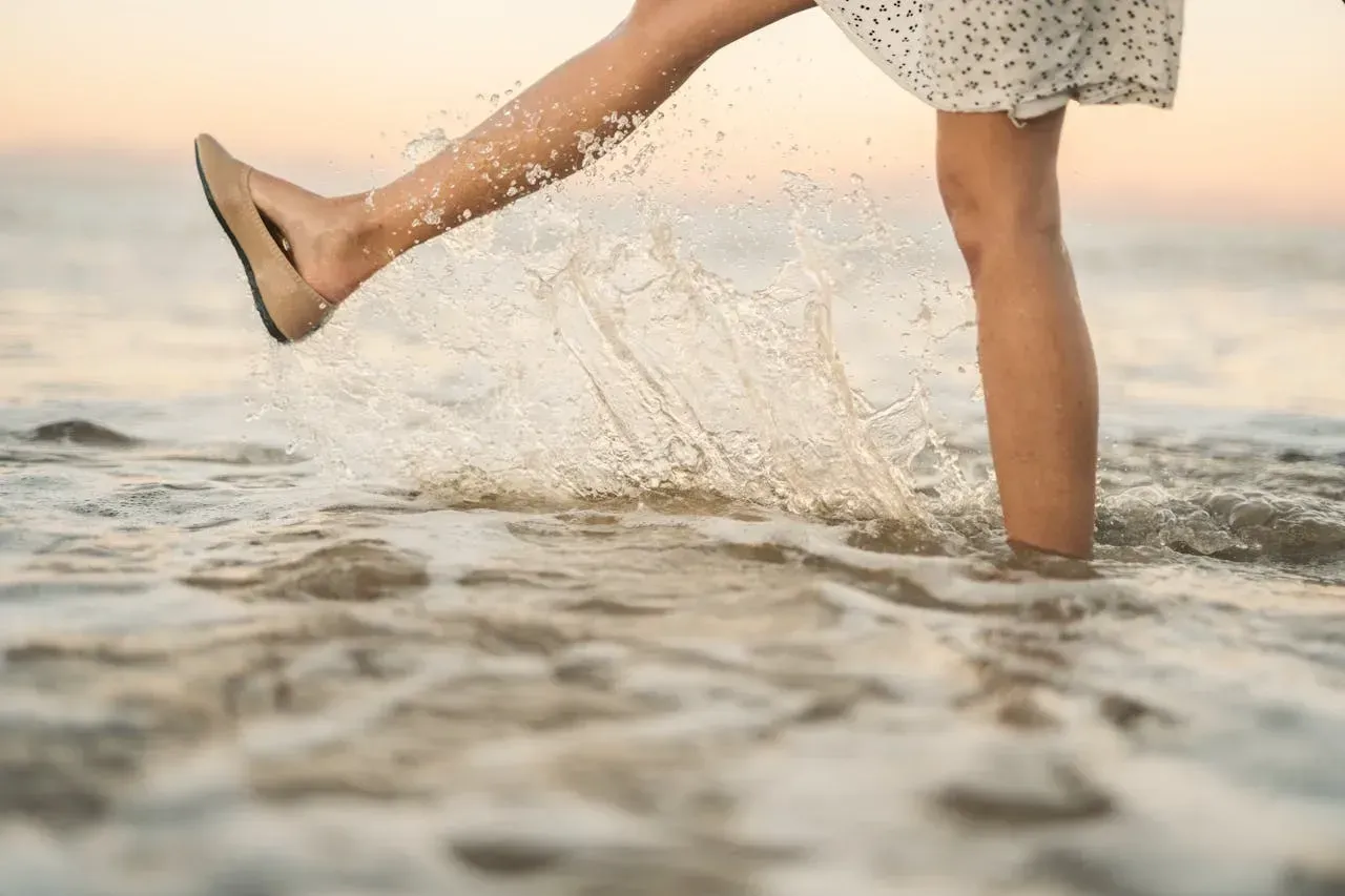 Chaussures plates : les incontournables de l’été 2025