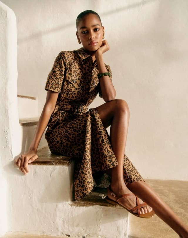 Sezane mode 2025 – robe imprimé léopard de la collection élégante printemps-été