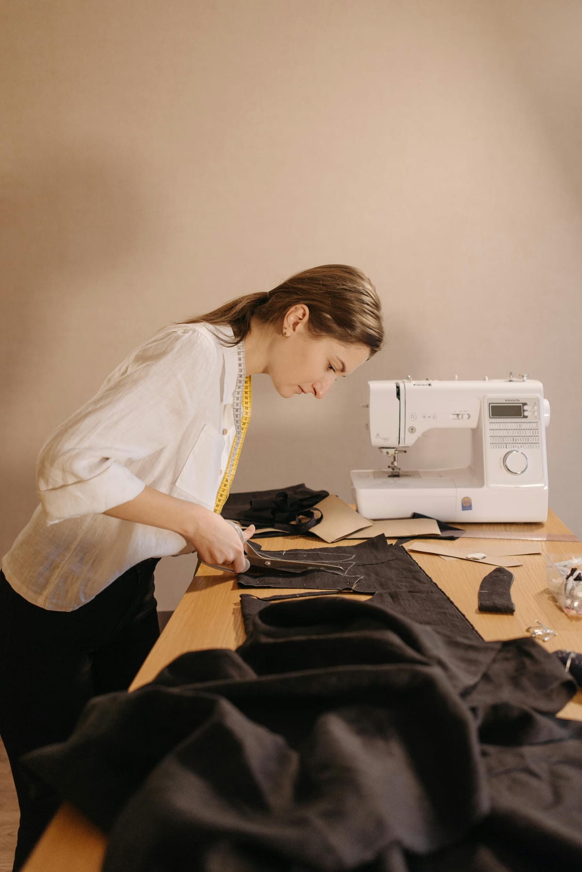 Où faire réparer ses vêtements aux Sables-d'Olonne ? Notre atelier de couture