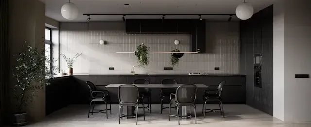 Cuisine moderne bois clair et noir mat avec îlot central, tabourets hauts et lignes épurées, ambiance contemporaine ouverte